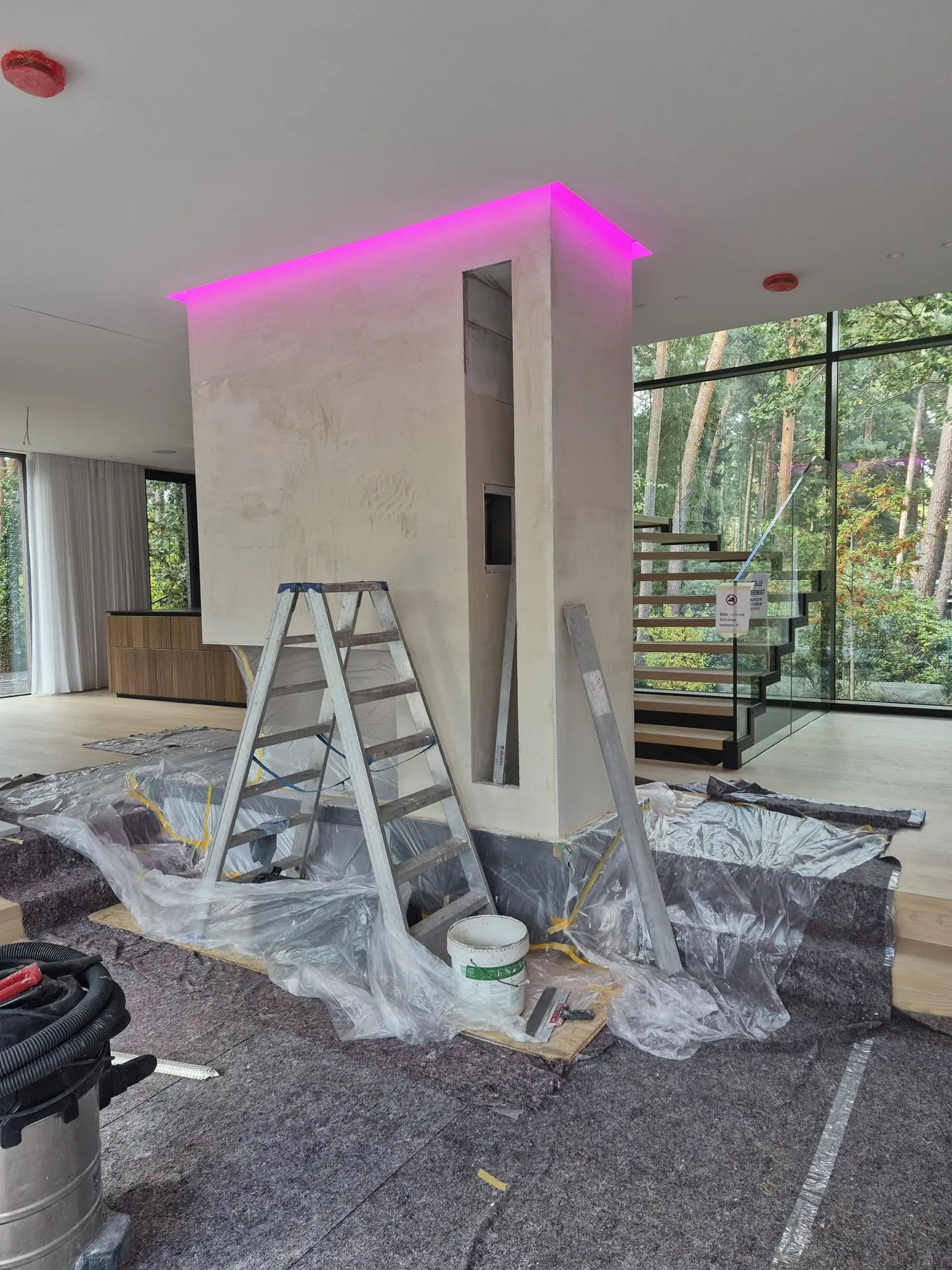 Room-divider fireplace before plastering